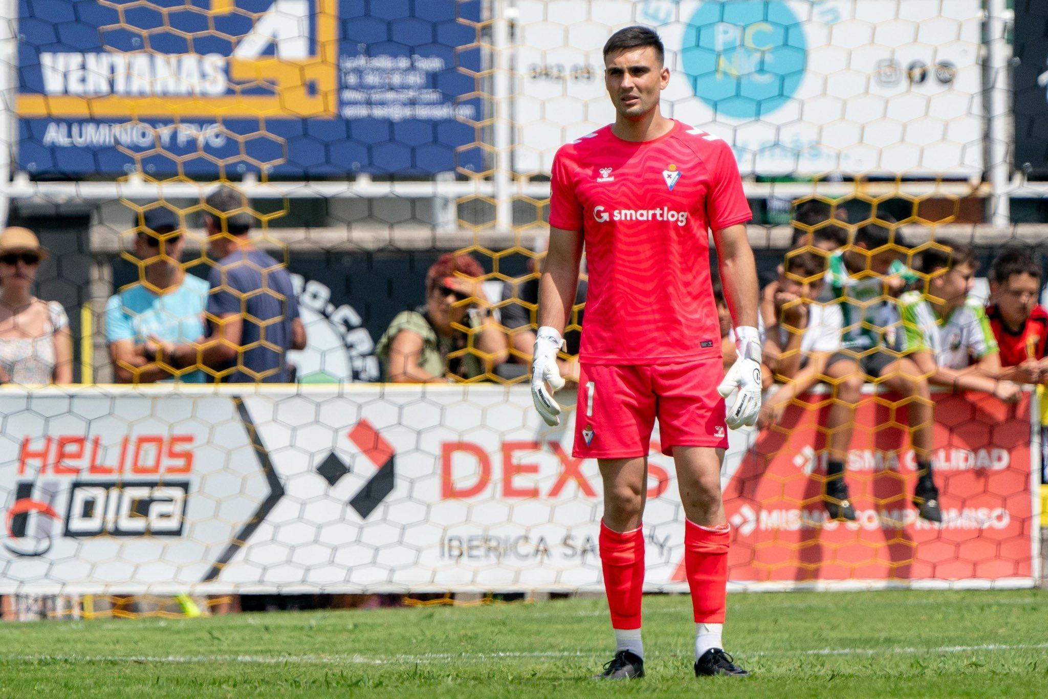 Vasco encaminha acerto com Daniel Fuzato, goleiro do Eibar