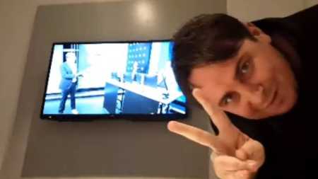 Daniel Jarvis assumiu ter feito a brincadeira e transmitiu no X