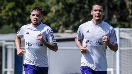 Daniel Jr. e Neris participaram do treino nesta quinta-feira (16), na Toca da Raposa