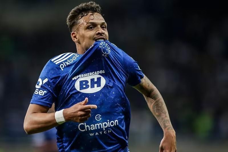 Em meio a impasse, Daniel Jr se reúne com diretoria do Cruzeiro na Toca II