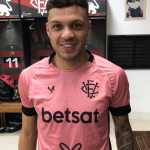 Ex-Cruzeiro, Daniel Jr é regularizado pelo Vitória e já pode estrear