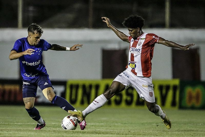 Cruzeiro muda mais de 70% do time em reencontro com Villa Nova no Mineiro