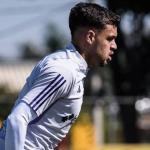 Daniel Júnior, do Cruzeiro, vai ao campo na Toca da Raposa II