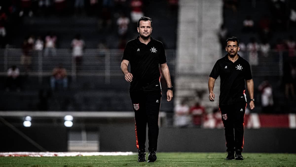Daniel Paulista sedimenta carreira para volta à Série A: 'É questão de tempo'