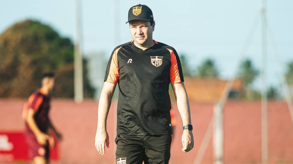 CRB anuncia a renovação com o técnico Daniel Paulista para 2024