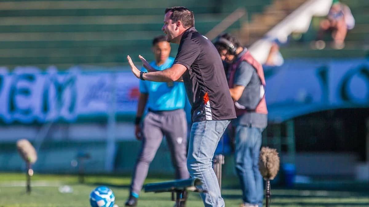 Efeito Daniel Paulista: técnico resgata o CRB do Z4 e ressalta 'volta da confiança'