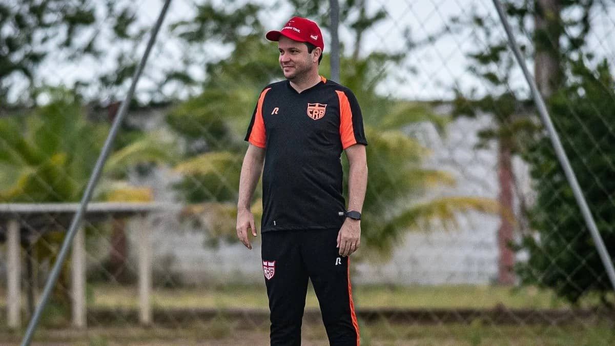 Daniel Paulista minimiza retrospecto contra o Sport: 'Coincidência'