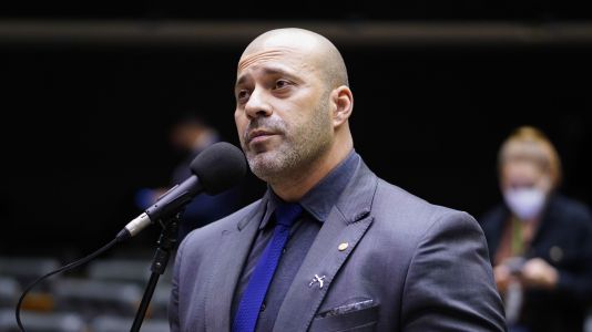 Moraes concede liberdade condicional a Daniel Silveira | CNN Brasil