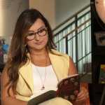 Daniela Arbex é finalista do Prêmio Jabuti 2025 com o livro 'Longe do Ninho'