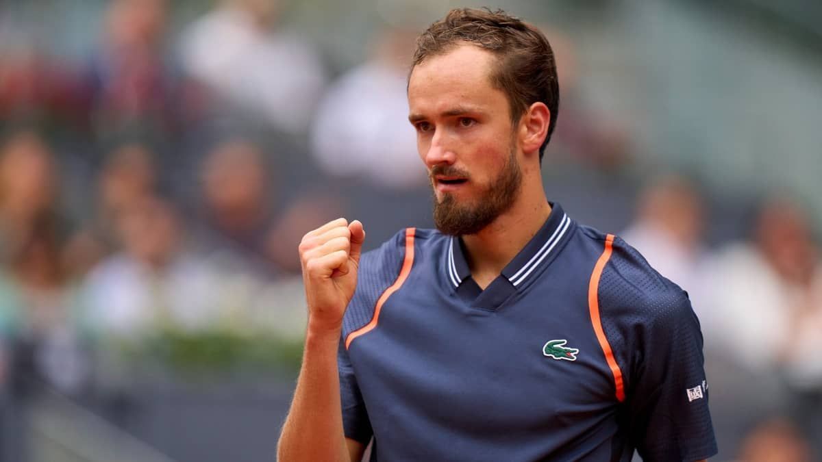 Medvedev confirma favoritismo e bate Vavassori em estreia no Masters de Madri