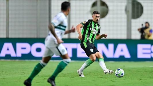 Danilo Avelar, do América, durante derrota diante do Coritiba