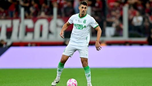 Danilo Avelar está liberado e pode reforçar o América contra o Grêmio na Série A