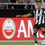 Titular do Botafogo se lesiona e vira desfalque contra o Atlético