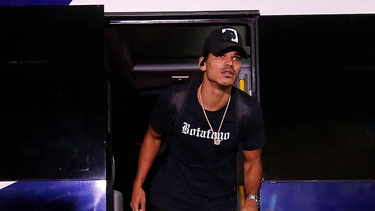Botafogo escalado para enfrentar o Cuiabá com novidade no meio