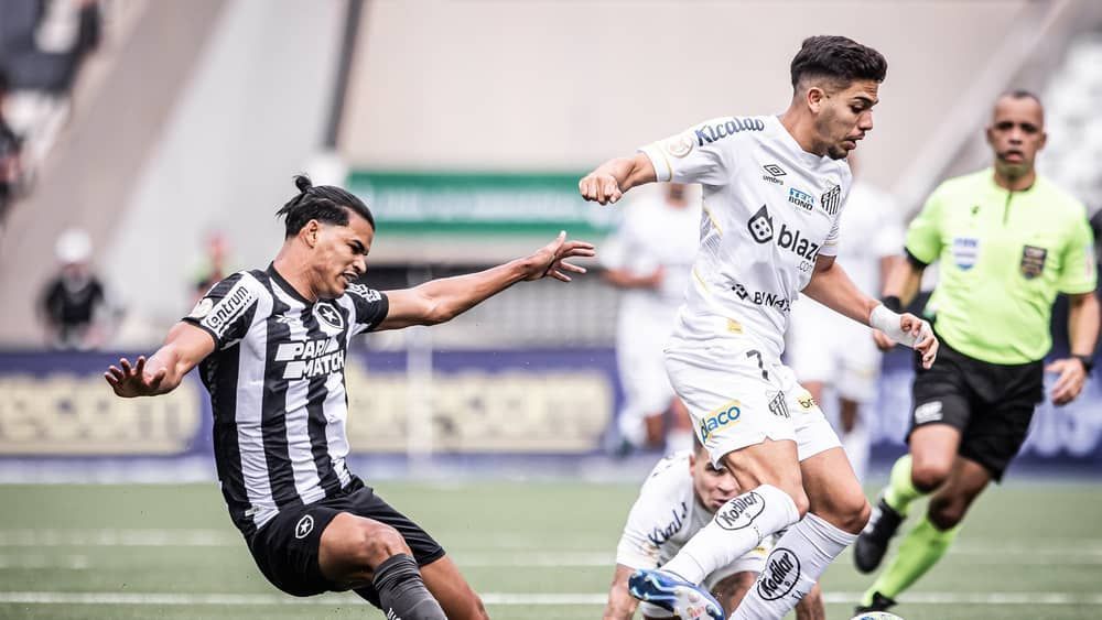 Com gols no fim, Botafogo deixa pontos importantes na briga pelo Brasileiro