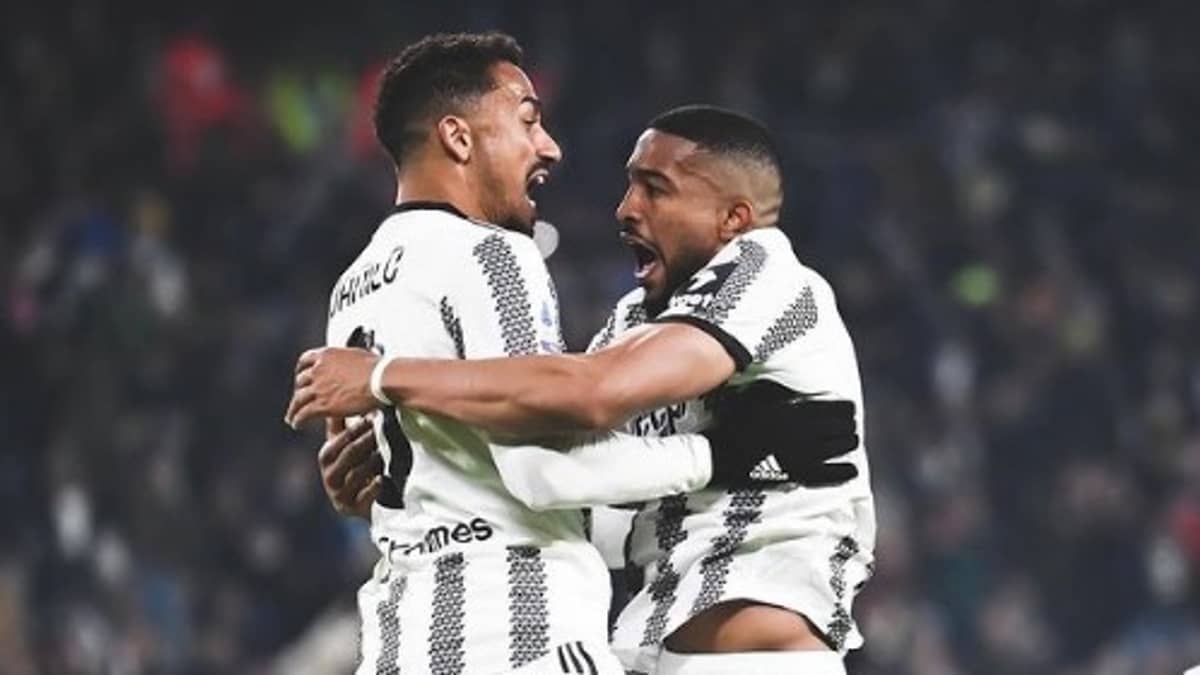 Brasileiros marcam, Juventus vira sobre o Torino e fica a 5 pontos da Liga Europa