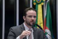 Durigan diz que decisão dos EUA sobre PCC e CV pode prejudicar famílias e empresas brasileiras