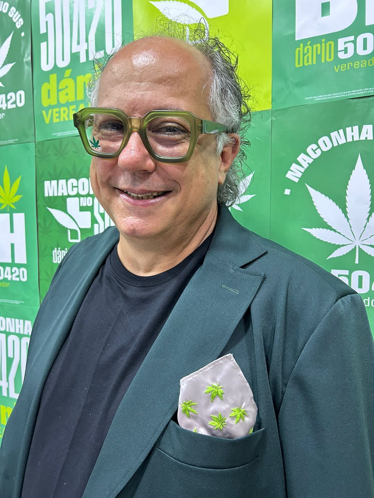 Candidato a vereador que defende maconha tem conta derrubada no Instagram e denuncia 'censura'