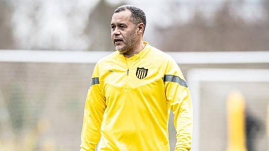 Dario Rodriguez vai estrear como técnico do Peñarol diante do América nesta quinta-feira (29)
