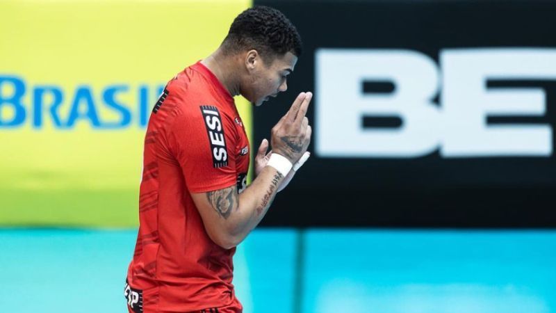 Em derrota do Sesi, Darlan iguala recorde de pontos em um jogo da Superliga