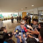 'Claro que não vou desistir da campanha', diz Datena ao sair de hospital