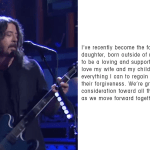 Dave Grohl, vocalista do Foo Fighters, revela relação extraconjugal e pede perdão à esposa