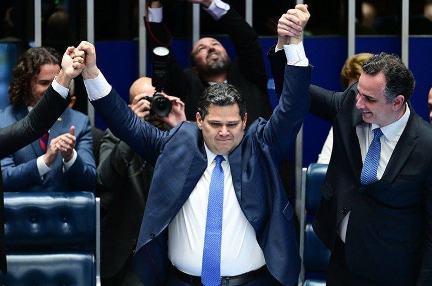 Davi Alcolumbre é eleito presidente do Senado; confira o perfil do parlamentar