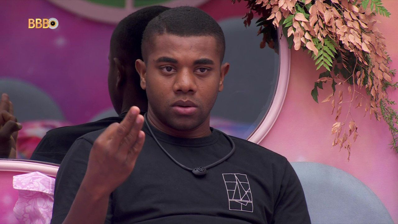 Davi discute com Isabelle ao tentar combinar votos no BBB 24: 'recado tá dado'