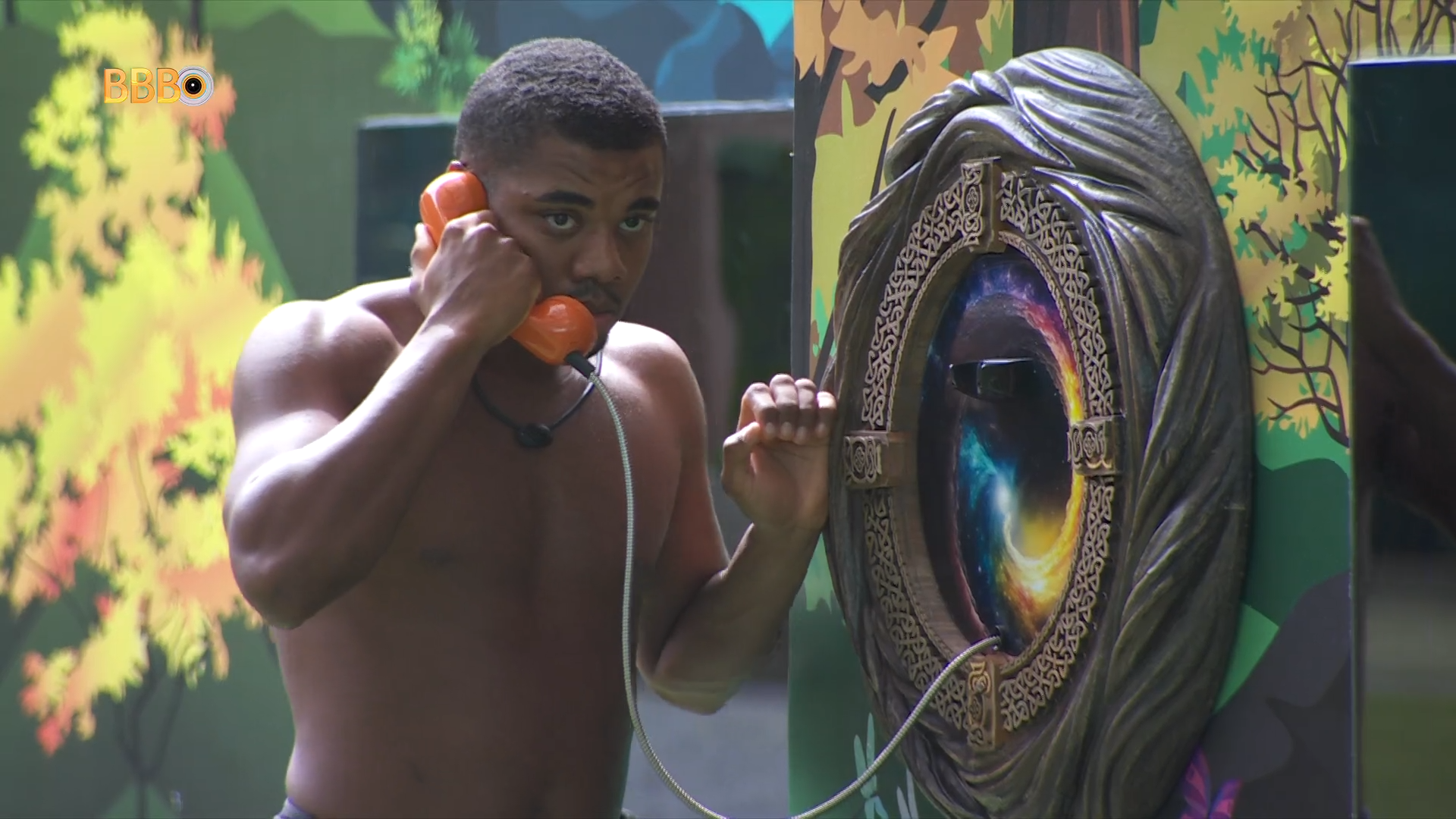 Big Fone toca no BBB 24, Davi atende e engana brothers; veja