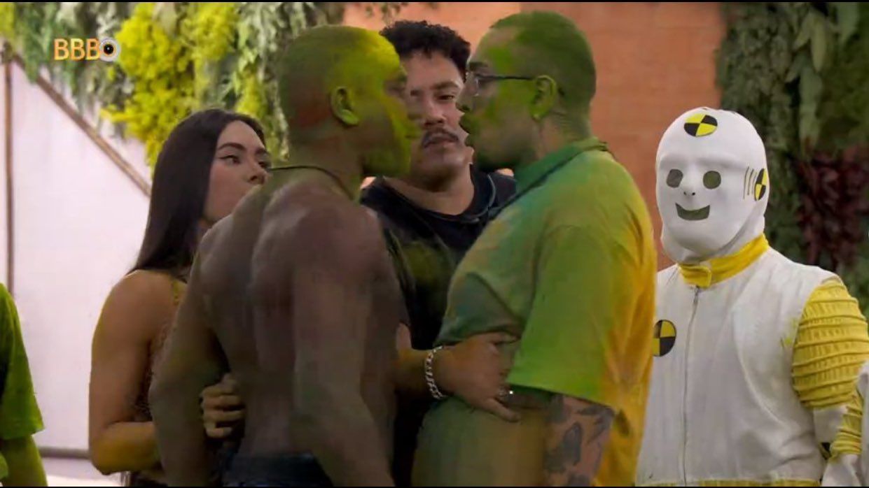 Sinal do BBB 24 cai após briga que quase gerou expulsão de Davi e Bin