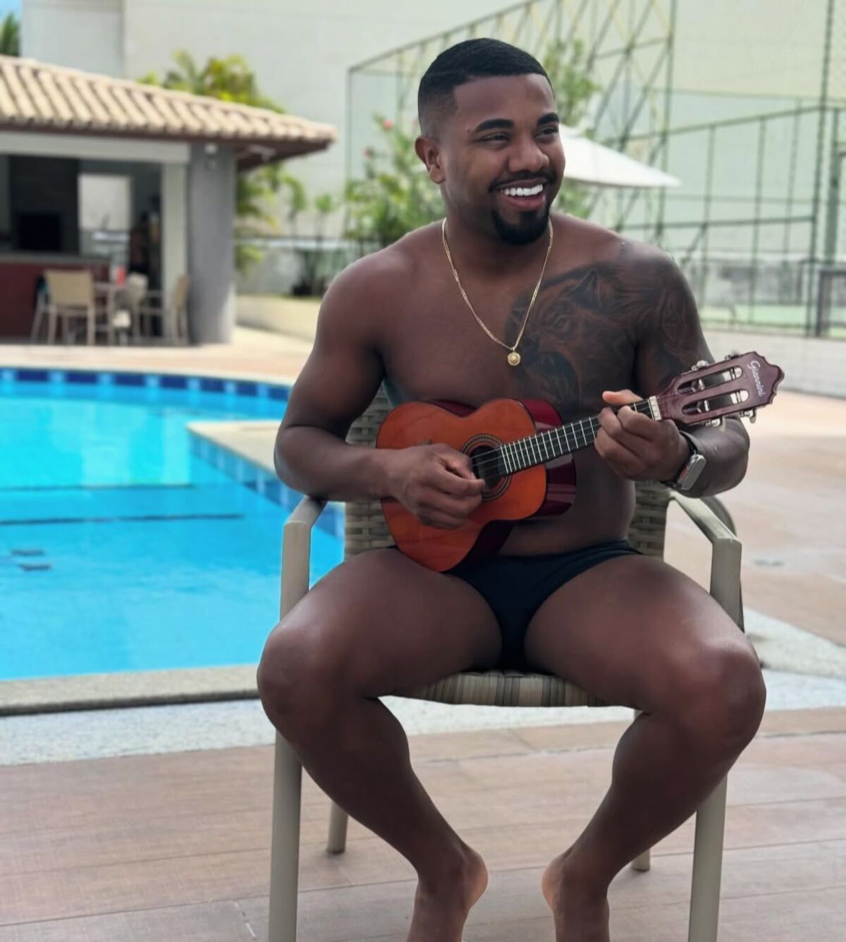 Davi Brito rebate agentes de trânsito após dar entrada em delegacia: ‘Sou famoso’