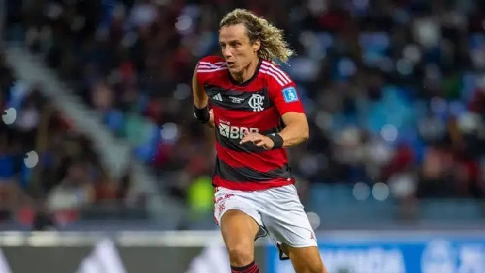 David Luiz volta a treinar no Flamengo e ensaia despedida com Tite