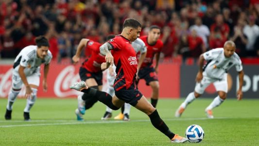 David Terans converteu a penalidade contra o Atlético