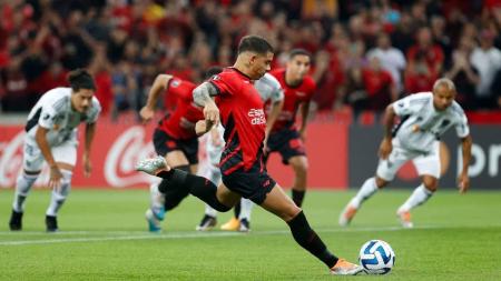 David Terans converteu a penalidade contra o Atlético