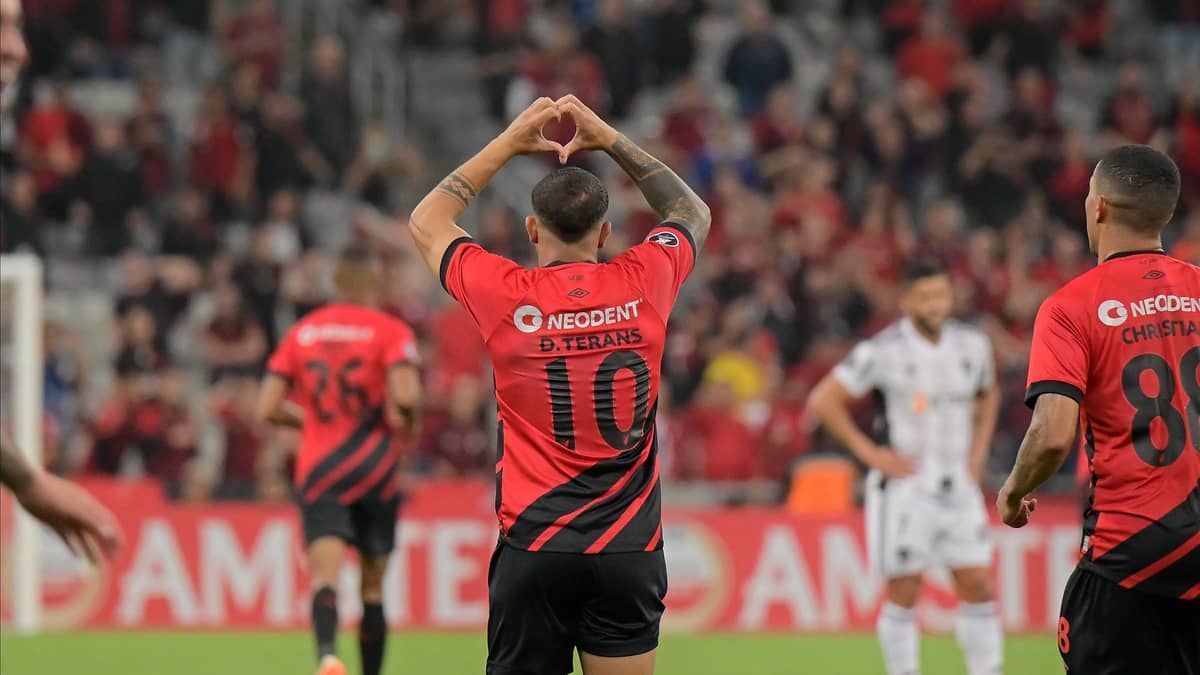 Com vitória sobre o Galo, Athletico-PR amplia invencibilidade na Libertadores