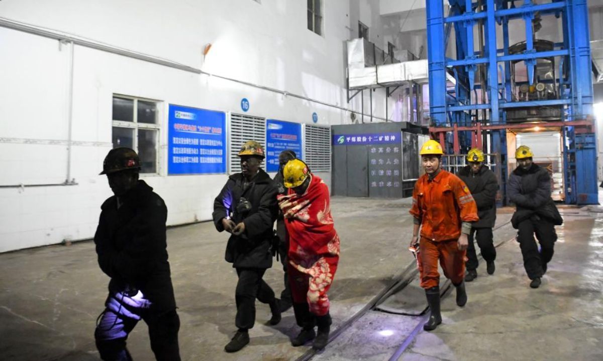 Acidente deixa ao menos 10 mortos em mina de carvão na China