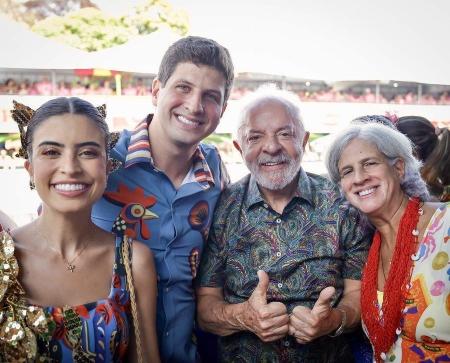 Lula acompanha desfile do Galo da Madrugada em Recife