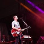 Samuel Rosa agita público em show gratuito em BH e revela que será pai pela terceira vez