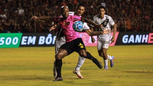 Vagner Love encerrou jejum de gols