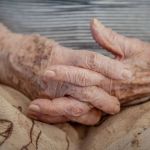 Idosos no Brasil: quase 85% da população idosa é pobre