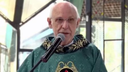 De acordo com a polícia, um idoso de 72 anos confessou ser o autor do bilhete