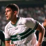 Coritiba quebra jejum, bate o Goiás e vence a primeira no Brasileirão