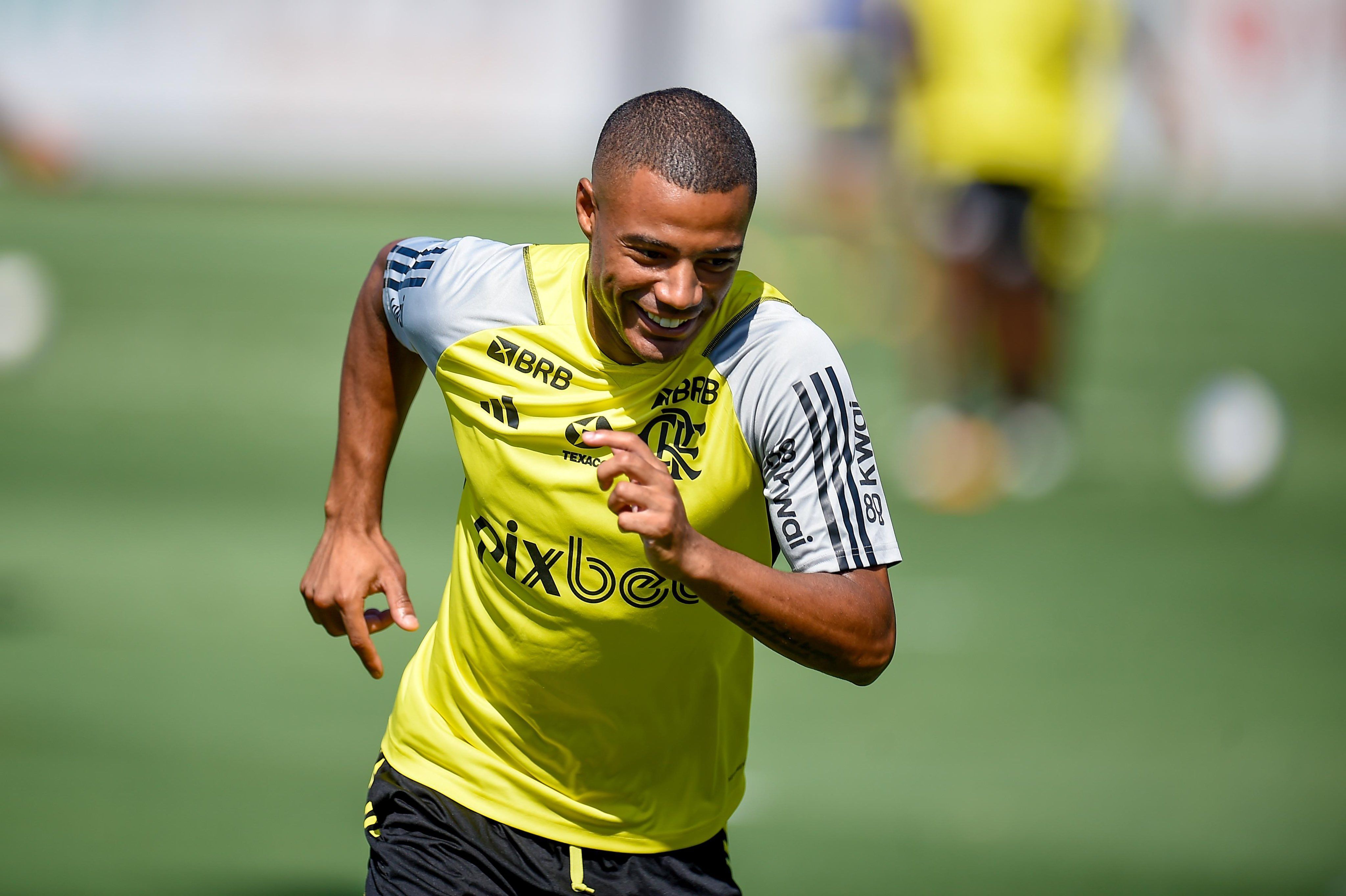 Flamengo finaliza preparação para enfrentar o Bragantino e tem desfalques