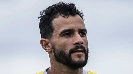 De volta ao Cruzeiro, Dourado fez o primeiro treino nesta quarta (19), na Toca da Raposa