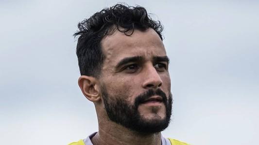 De volta ao Cruzeiro, Dourado fez o primeiro treino nesta quarta (19), na Toca da Raposa