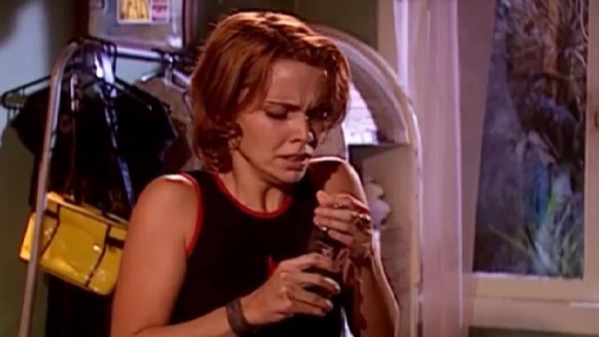 Débora Falabella relembra que foi substituída por irmã em ‘O Clone’ após doença; vídeo