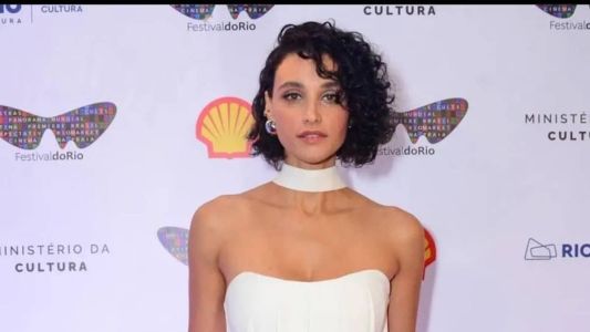 Débora Nascimento se recusa a comentar rumores sobre sua separação com José Loreto