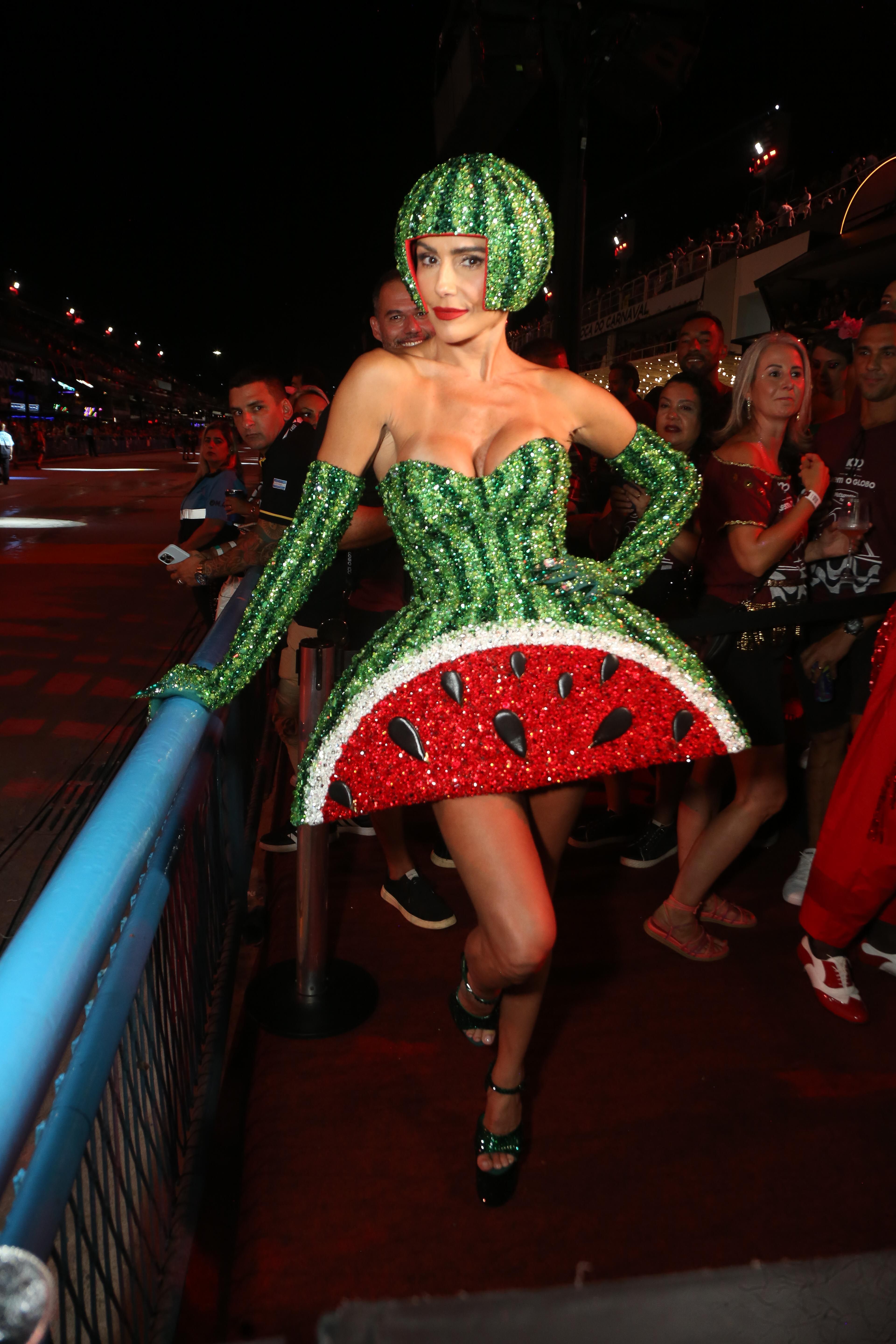 Famosos esbanjam looks luxuosos e inusitados no Carnaval do Rio; veja fotos