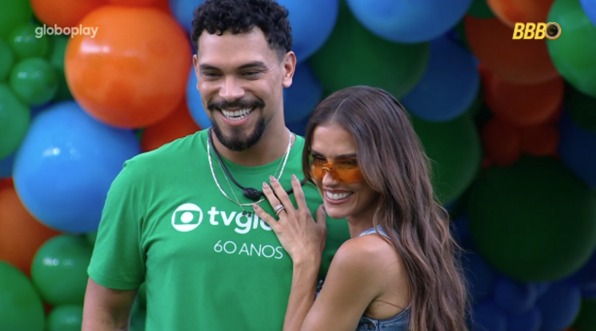 No BBB 25, Deborah Secco elogia Renata e abraça brothers durante ação especial