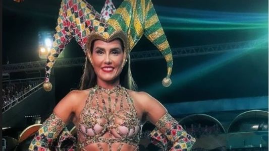 Deborah Secco com um dos looks usados no Carnaval